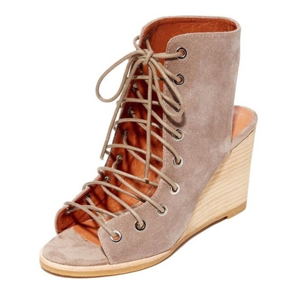 Jeffrey Campbell Carolyn Lace-Up Wedge Sandal Tan - Picture 1 of 13